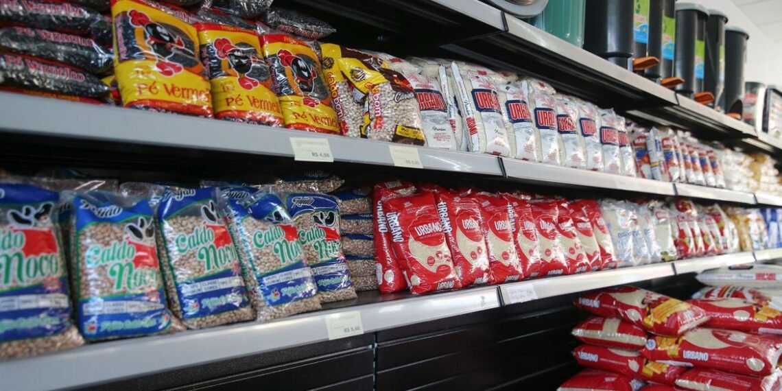 Custo da cesta básica em janeiro sobe no Nordeste e cai no Sul