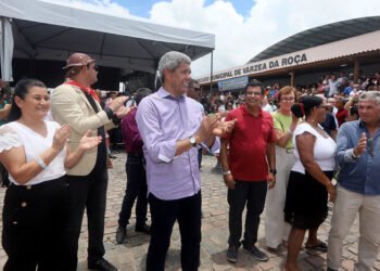 Governo do Estado entrega e autoriza obras em Várzea da Roça, neste domingo (26)