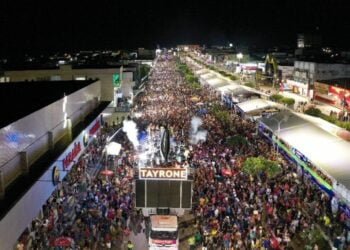 Barreiras Folia 2023: primeiro dia da festa supera todas as expectativas e mais de 40 mil foliões lotam as avenidas do circuito Aguinaldo Pereira