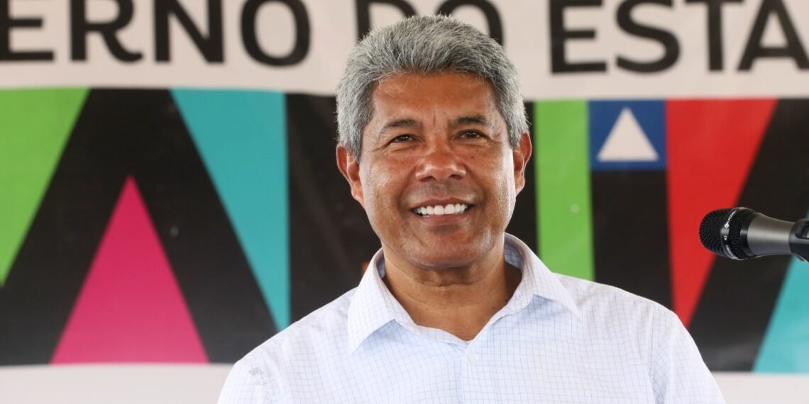 Jerônimo inaugura nova delegacia e colégio de tempo integral em Serrolândia