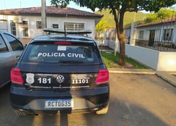 Mulher sofre tentativa de homicídio ao sair de audiência, em frente à delegacia de Barreiras