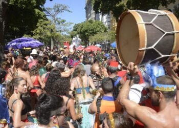 Carnaval: campanha alerta para infecções sexualmente transmissíveis