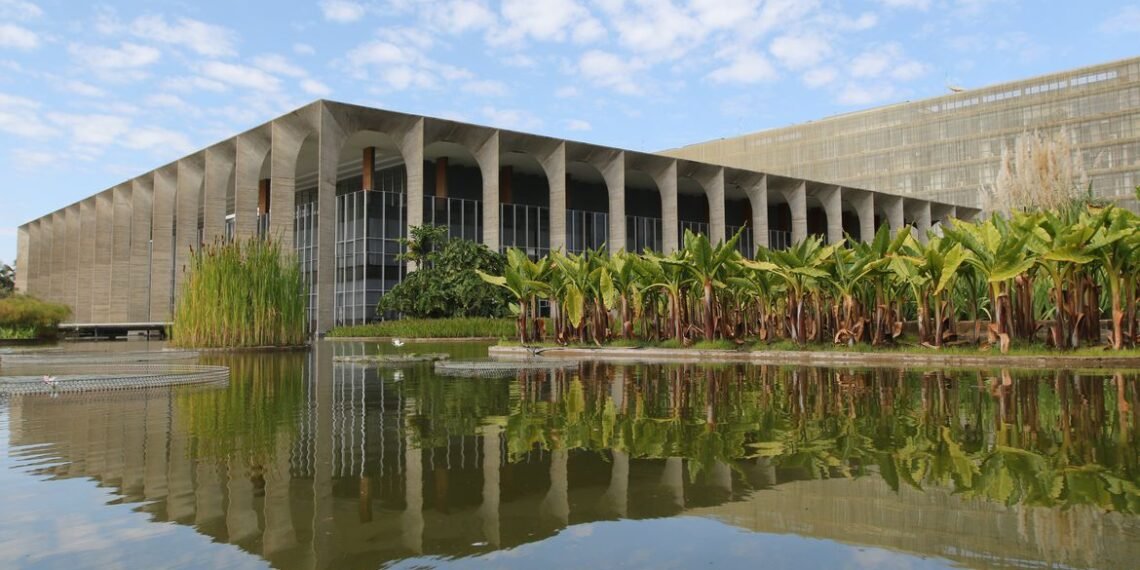 Governo brasileiro oferece ajuda à Turquia e à Síria, diz Itamaraty