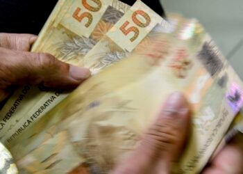 Beneficiários com NIS de final 8 recebem Bolsa Família