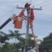 Jovem é resgatado em cima de poste de energia elétrica após tentativa de suicídio em Barreiras