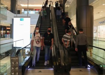 Jovens são os mais afetados pelos efeitos da pandemia, mostra estudo