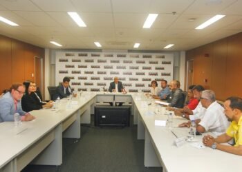 Jerônimo se reúne com centrais sindicais para diálogo sobre temas de interesse da classe trabalhadora baiana