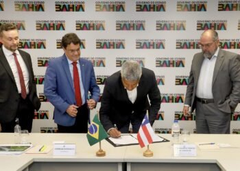 Estado da Bahia assina protocolo de intenções com indústria de aerogeradores e avança no segmento de energias renováveis