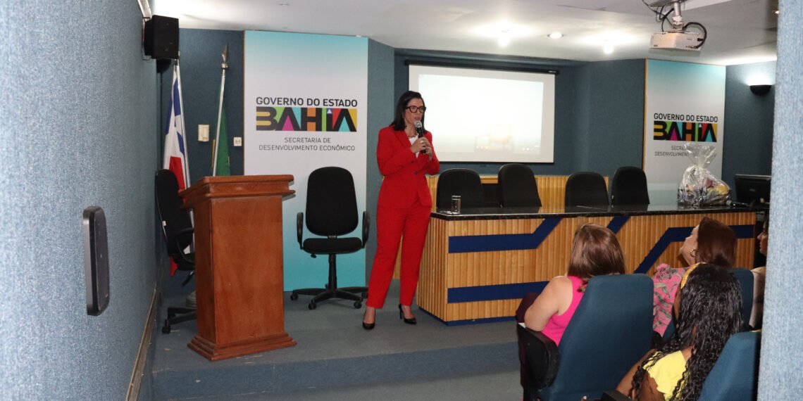 ‘Cólica não é normal’ foi o tema ministrado pela SDE para servidoras nesta quinta-feira (09)