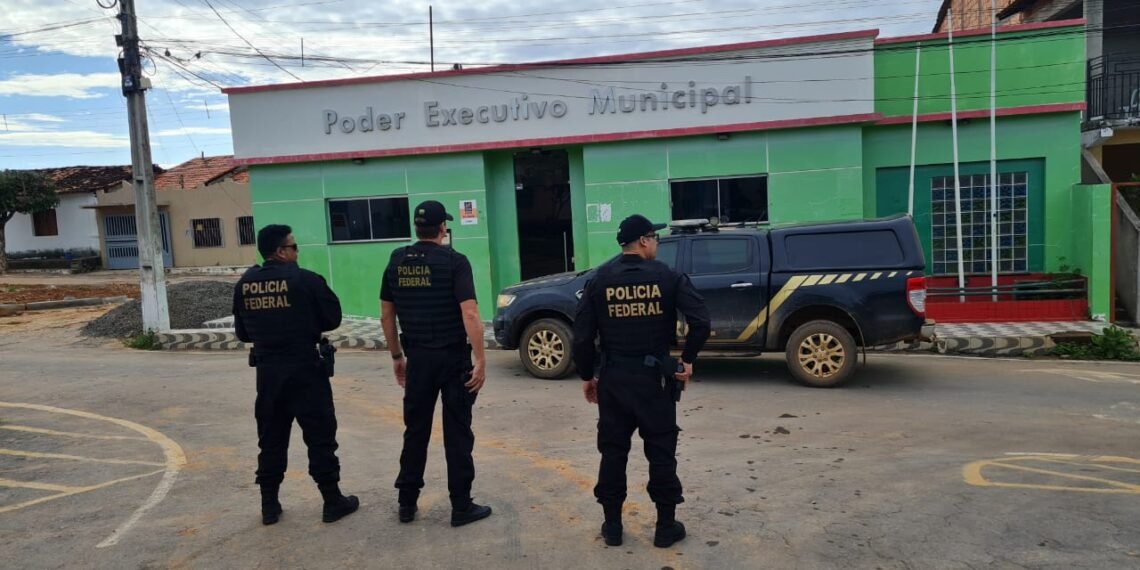 Polícia Federal Combate Fraudes contra o PIS- Programa de Integração Social