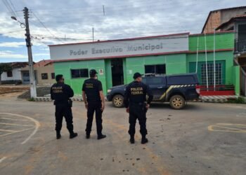 Polícia Federal Combate Fraudes contra o PIS- Programa de Integração Social