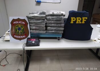 Mais de 34 Kg de maconha são apreendidos pela PRF durante abordagem a ônibus em Barreiras (BA)