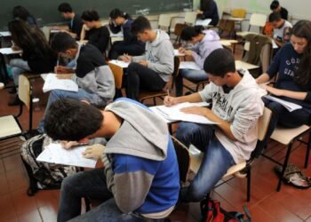 Governo abre consulta pública sobre novo ensino médio