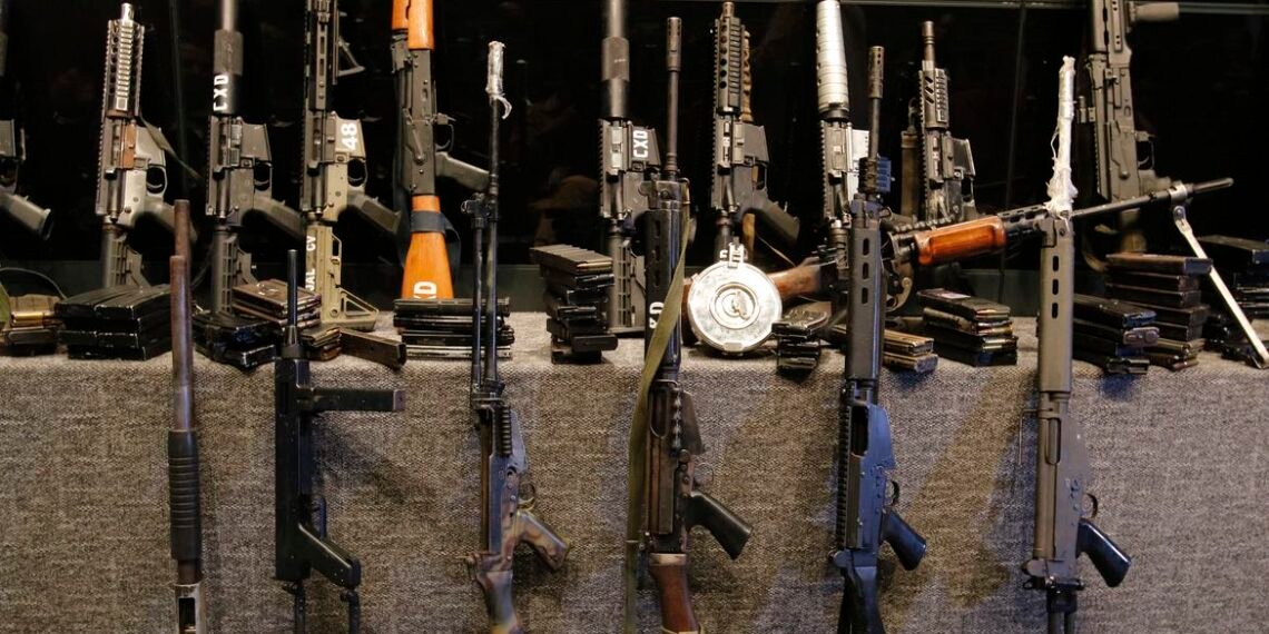 PF faz operação contra tráfico internacional de armas