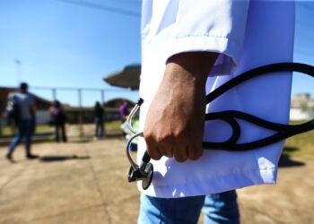 Governo terá novo programa de oferta de médicos em regiões distantes