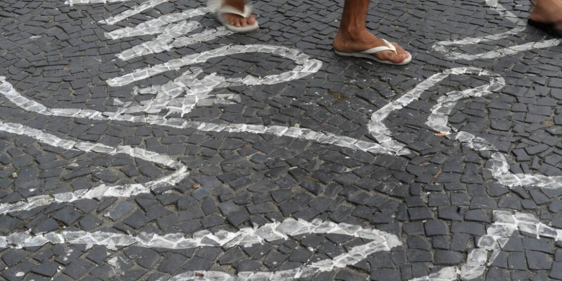 Violência policial é expressão do racismo em diversas partes do mundo