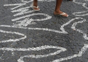 Violência policial é expressão do racismo em diversas partes do mundo