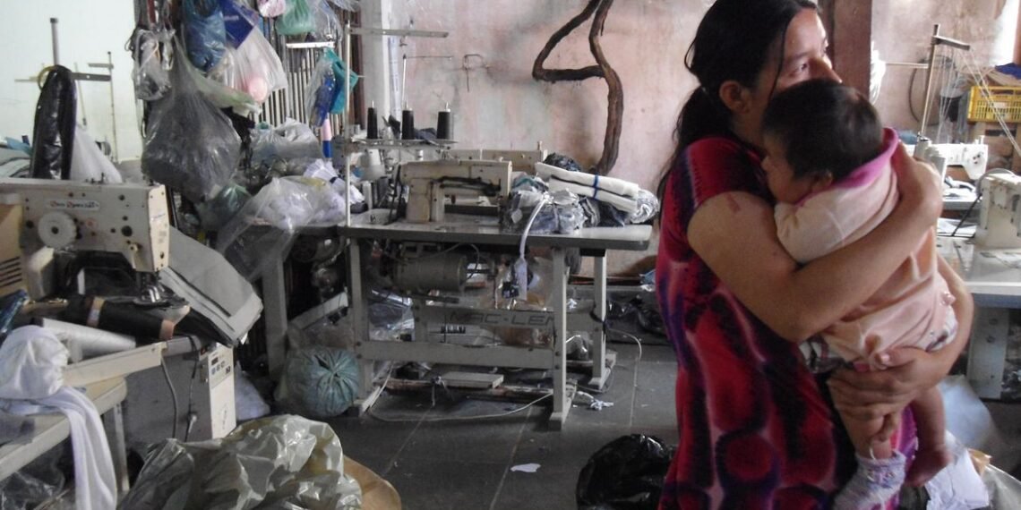 Especialistas dizem que produzir trabalho decente no Brasil é desafio