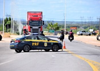 PRF na Bahia apresenta resultados operacionais dos quatro dias de atividades da Operação Tiradentes 2023