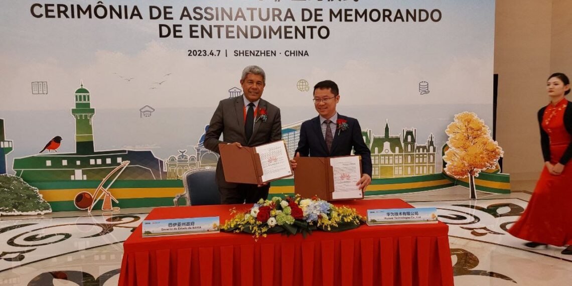 Governador Jerônimo Rodrigues assina, na China, acordo para ampliar parceria tecnológica com a empresa Huawei