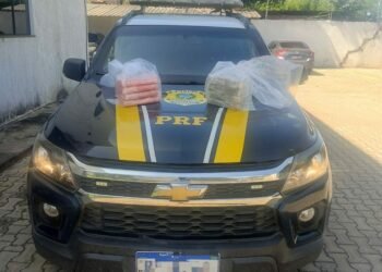 PRF apreende 8 Kg de drogas durante abordagem a ônibus interestadual em Barreiras (BA)