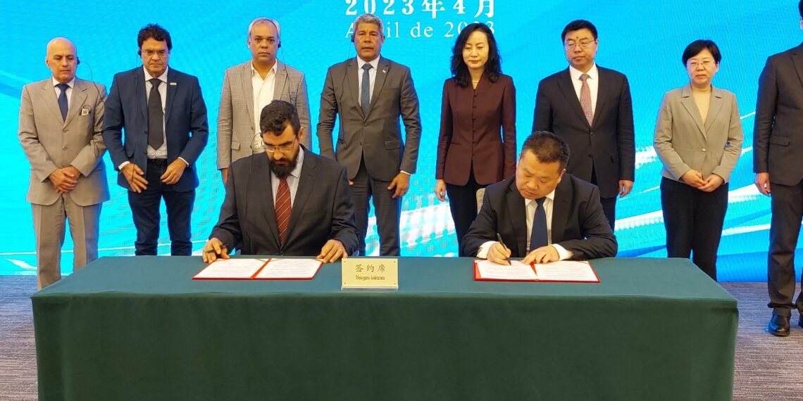 Jerônimo Rodrigues visita indústria de alimentos na China e empresas baianas assinam acordo de cooperação estratégica