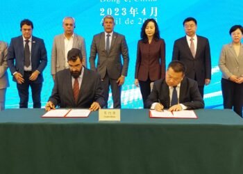 Jerônimo Rodrigues visita indústria de alimentos na China e empresas baianas assinam acordo de cooperação estratégica