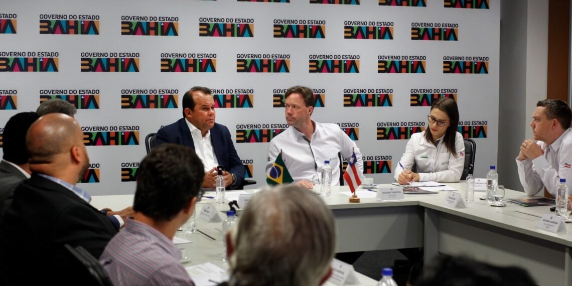 Governo do Estado participa de anúncio de consórcio que executará obras da primeira etapa da Ferrovia Oeste-Leste