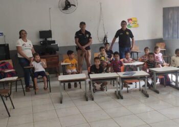 Para garantir sensação de segurança de alunos e educadores, delegados realizam ações preventivas contra ameaças nas escolas 