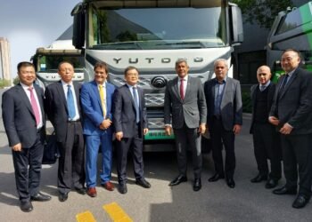 Jerônimo Rodrigues inicia negociação para atrair fábrica chinesa de ônibus elétrico para a Bahia
