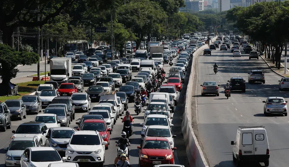 Mais de 30 carros têm preço até R$ 120 mil e podem ficar mais baratos com medidas do governo; veja lista