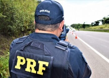 Mais de 1.600 veículos acima da velocidade foram flagrados durante o feriado do Dia do Trabalho nas rodovias federais da Bahia