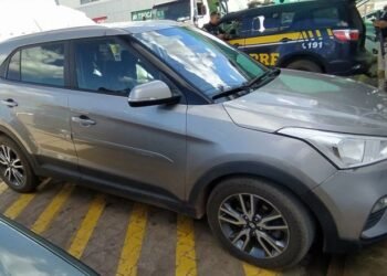 Em Luís Eduardo Magalhães (BA), PRF recupera sedan de luxo com ocorrência de roubo