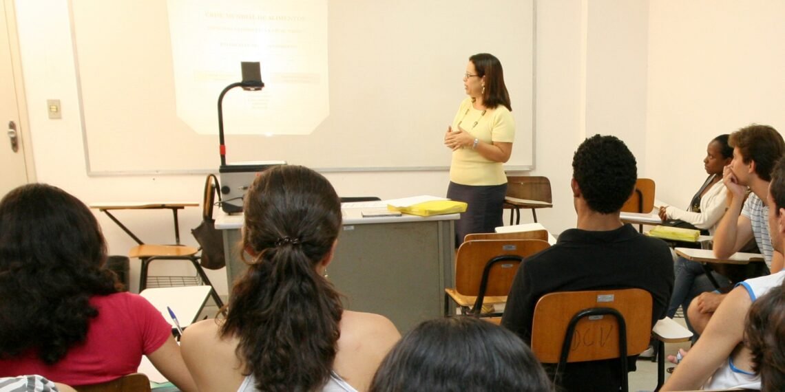 Governo garante promoção da carreira para professores das quatro universidades estaduais