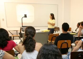 Governo garante promoção da carreira para professores das quatro universidades estaduais