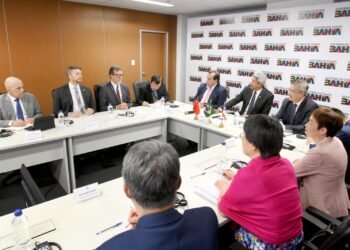 Jerônimo recebe embaixador chinês para debater projetos e mais investimentos para a Bahia