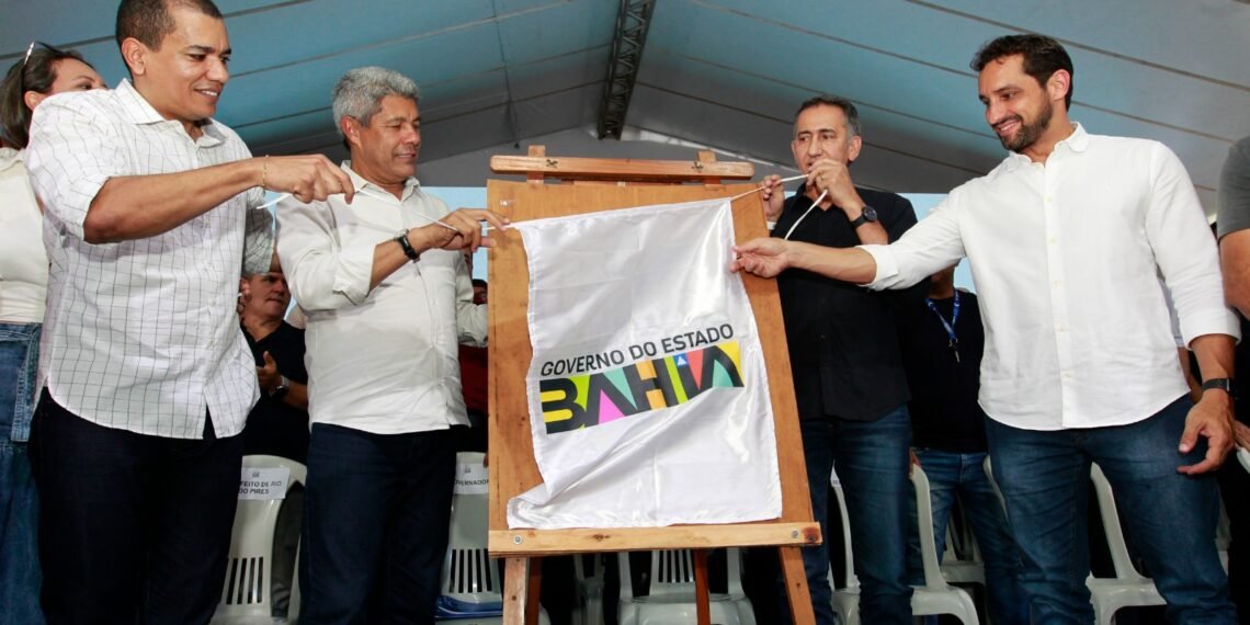 Estado entrega sistemas de esgotamento e abastecimento de água, obras de infraestrutura e esporte em Rio do Pires