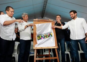 Estado entrega sistemas de esgotamento e abastecimento de água, obras de infraestrutura e esporte em Rio do Pires