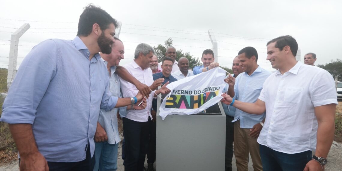Em Castro Alves, governador inaugura obras de pavimentação em rodovias que somam mais de R$ 60 milhões e autoriza outras obras