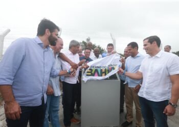 Em Castro Alves, governador inaugura obras de pavimentação em rodovias que somam mais de R$ 60 milhões e autoriza outras obras