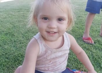 Menina de 3 anos morre após pneu do carro em que ela estava com a família estourar no oeste da Bahia