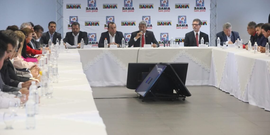 Governo encaminha projetos de lei com reajustes e promoções para servidores