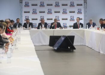 Governo encaminha projetos de lei com reajustes e promoções para servidores