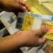 Abono salarial é pago nesta segunda aos nascidos em julho e agosto