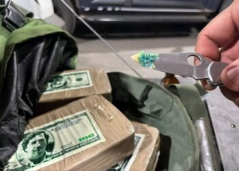 PRF apreende cocaína marcada com “nota de Dólar do Pablo Escobar”no Oeste da Bahia
