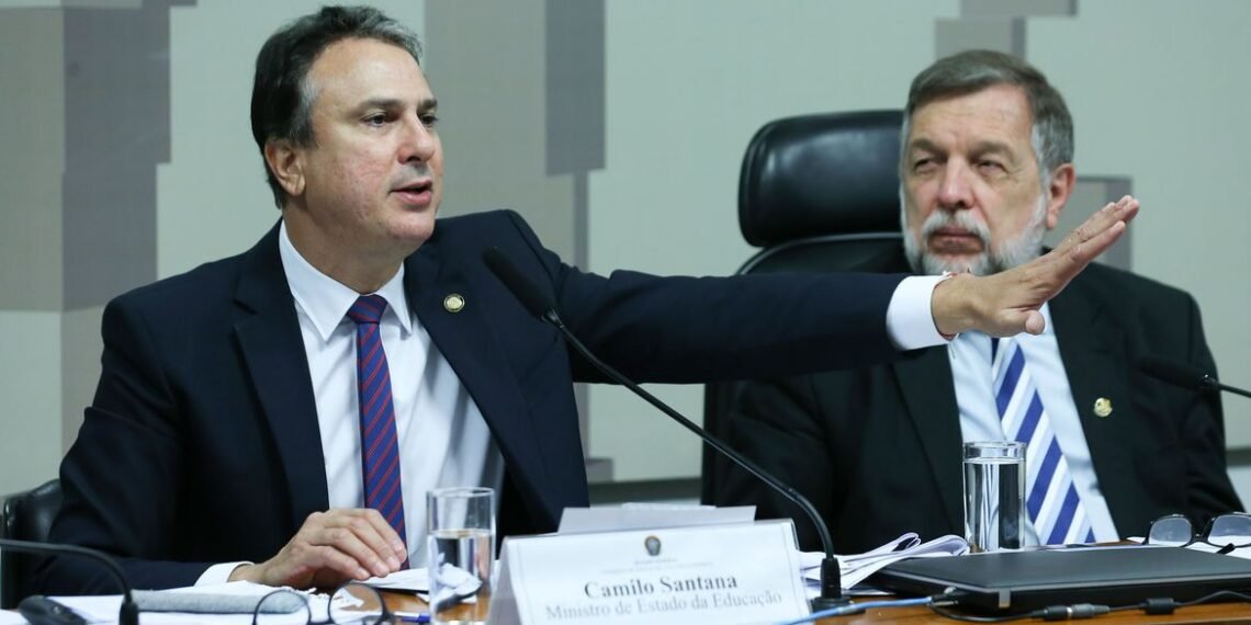 Ministro apresenta ao Senado calendário para revisão do ensino médio