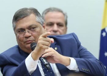 Só teremos escolas seguras com regulação da internet, diz ministro