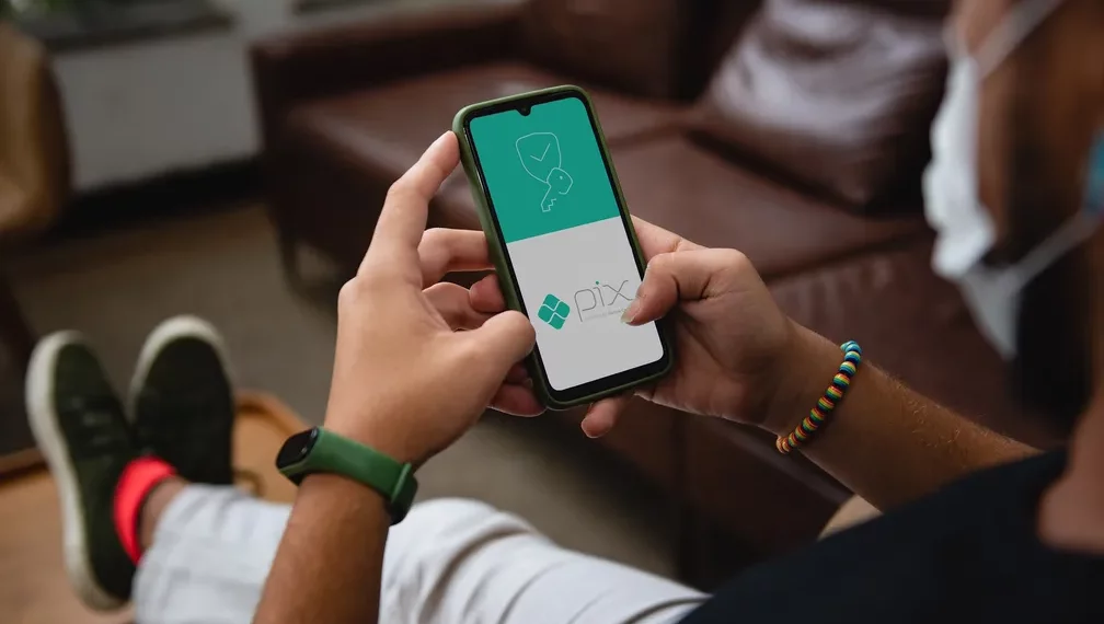 Golpes e fraudes associados ao PIX crescem no país, dizem especialistas; saiba como se proteger