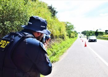 Quase 2.000 veículos acima da velocidade foram flagrados durante a Operação São João nas rodovias federais da Bahia