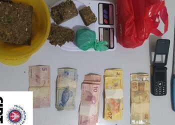 Barreiras: Rondesp CPR-Oeste prende indivíduo com drogas, dinheiro e outros materiais no bairro Conquista